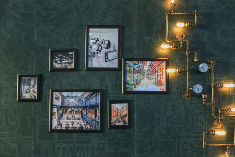 Waarom kunst aan de muur gewoon hoort bij een leuke woning: kopen of kunstuitleen? wat is beter?